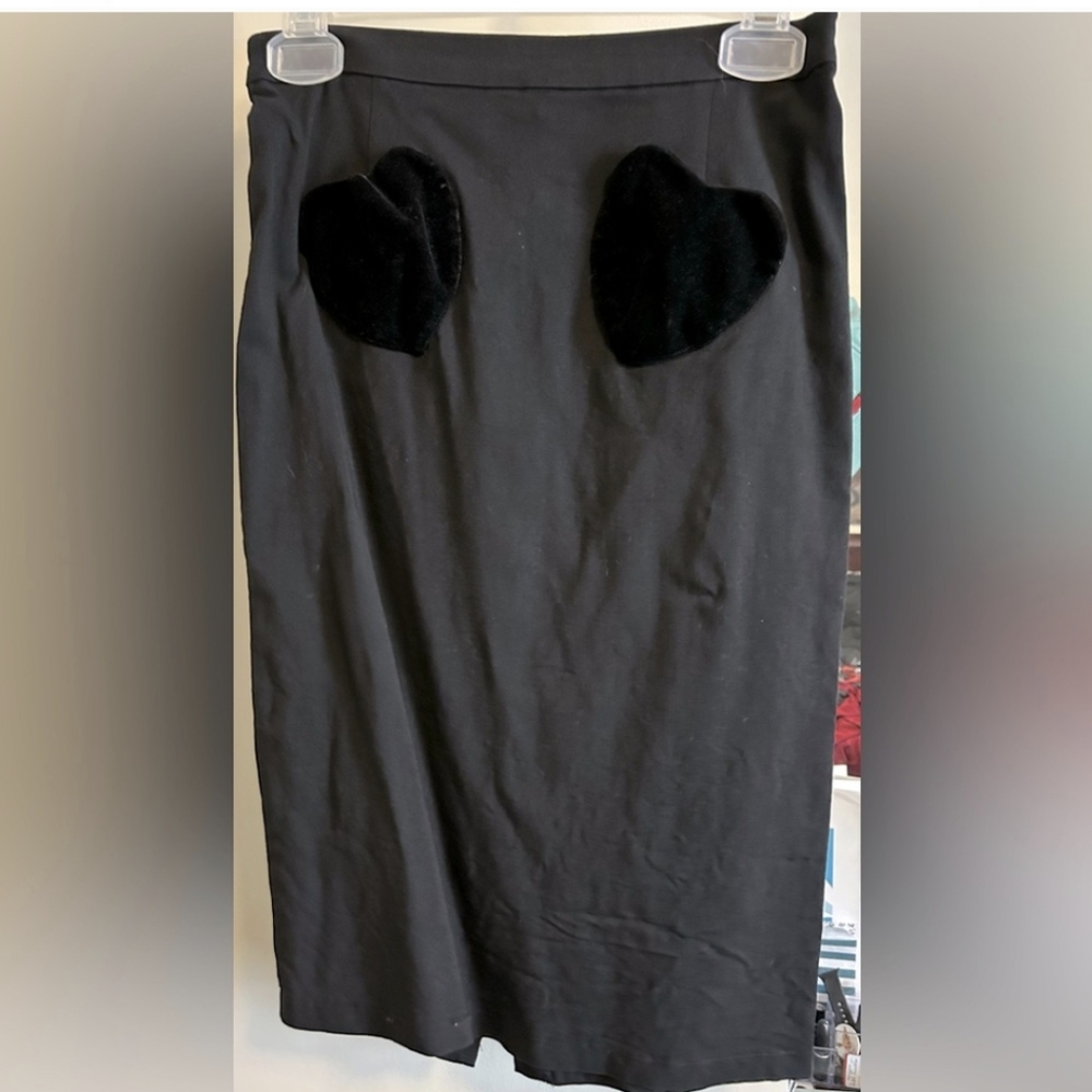 4 FOR $100  -  Black Heart Detail Pencil Skirt - Picture 3 of 3